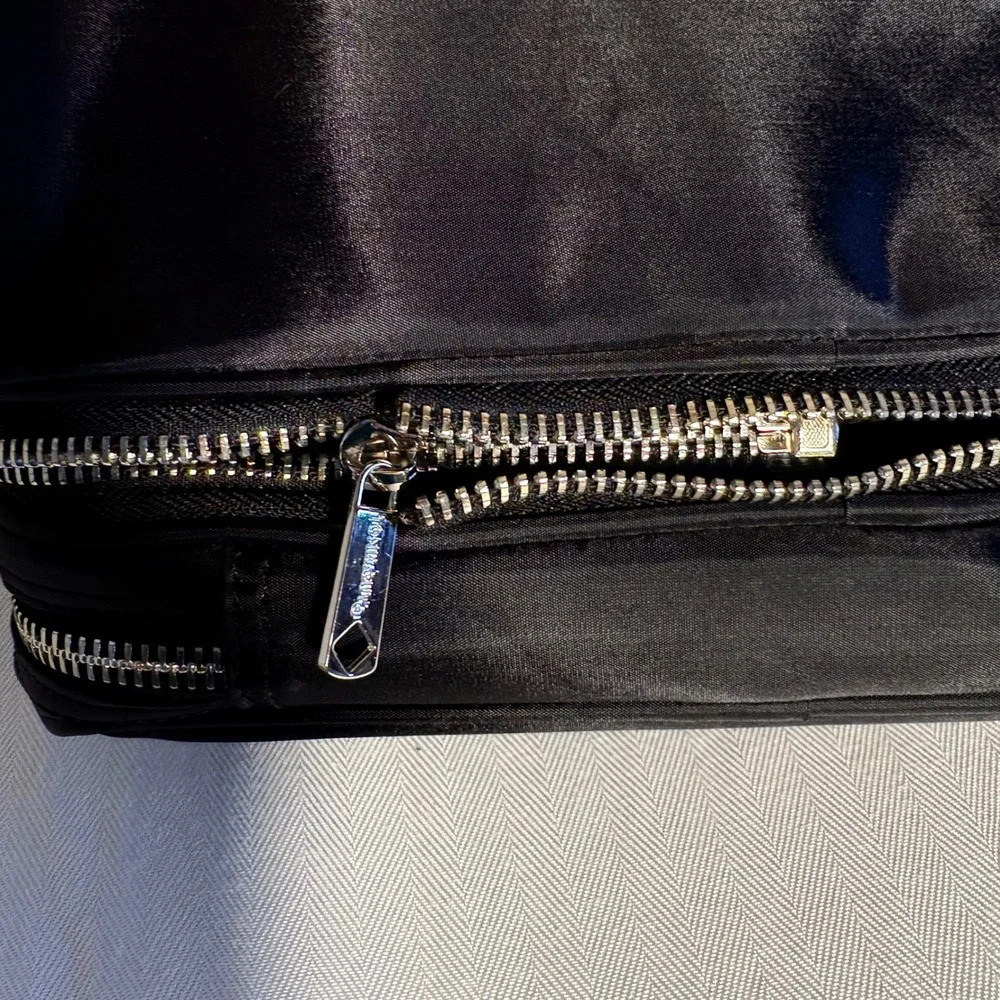 TONI&GUY Black Double Zip Hair Cady Toiletry Bag Cosmetic Travel Pouch Organizer